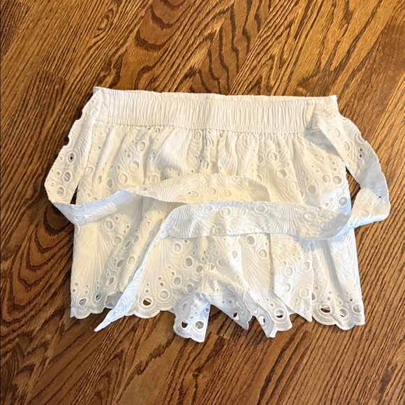 Sail to Sable White Eyelet Blouse - Picture 8 of 8